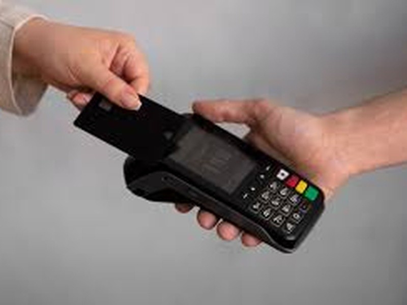 Trabalha em administradora de cartão de crédito? Você pode ter direito à jornada de 6 horas